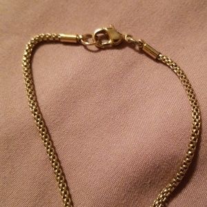 Jewelry - EUC Amber Pendant necklace Jewelry - EUC Amber Pendant necklace